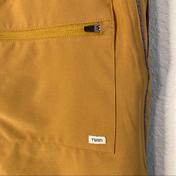 NWT ⛰ Vuori | Trail Short - Dark Golden - Picture 12 of 14